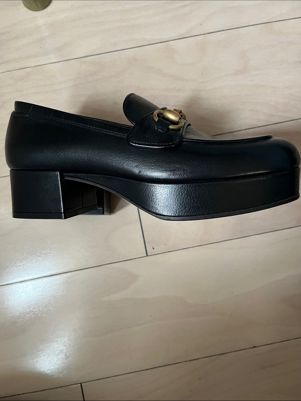 Gucci Black Leather Loafers with Gold Horsebit and Green Insole - Picture 10 of 10